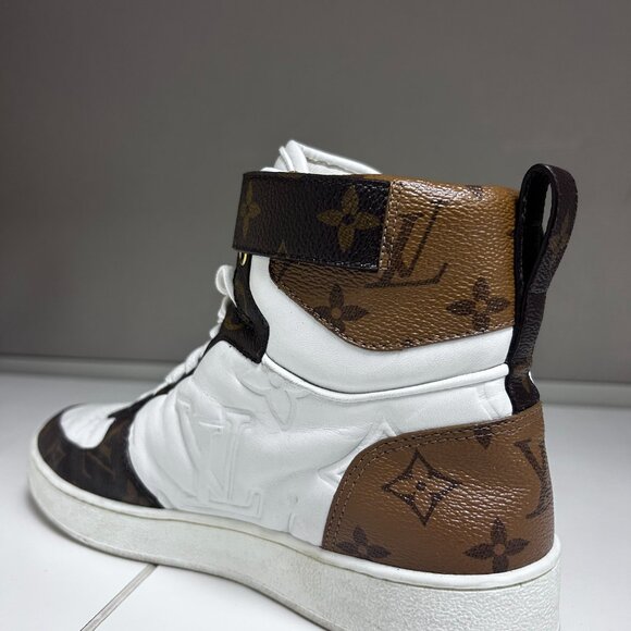 Louis Vuitton High-Top Sneaker – White Leather & Monogram Canvas - Picture 4 of 7